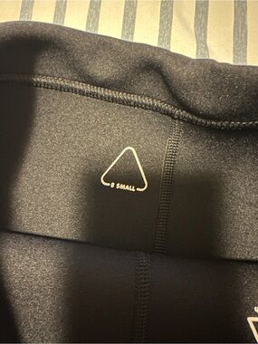 Follow neoprene shorts